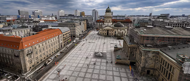 Wirbel um berühmten Gendarmenmarkt: In Berlins neuer 21-Millionen-Euro-Steinwüste ist für Bäume kein Platz mehr