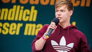 Grünen-Mann postet Wahlausweis nach Abstimmung: "Gegen Merz"